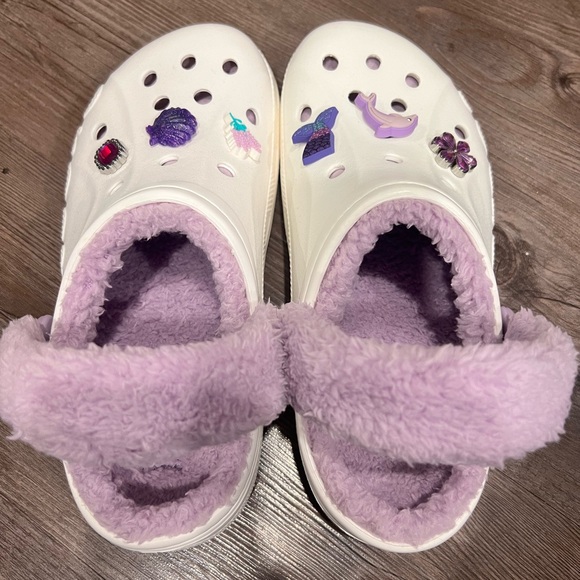 Fuzzy Crocs! NWOT - Picture 6 of 8